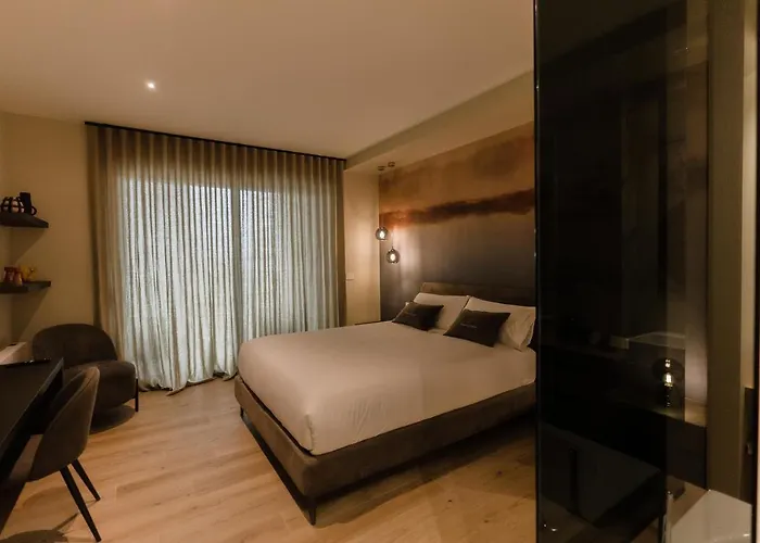 'Tabula Rasa Exclusive Rooms'