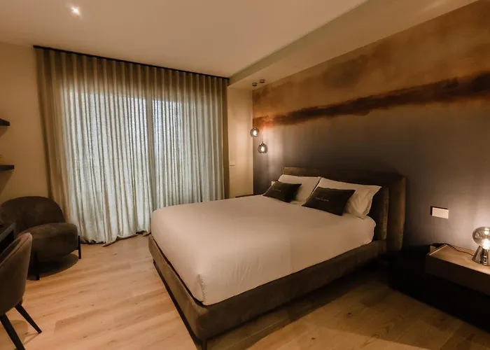 'Tabula Rasa Exclusive Rooms'